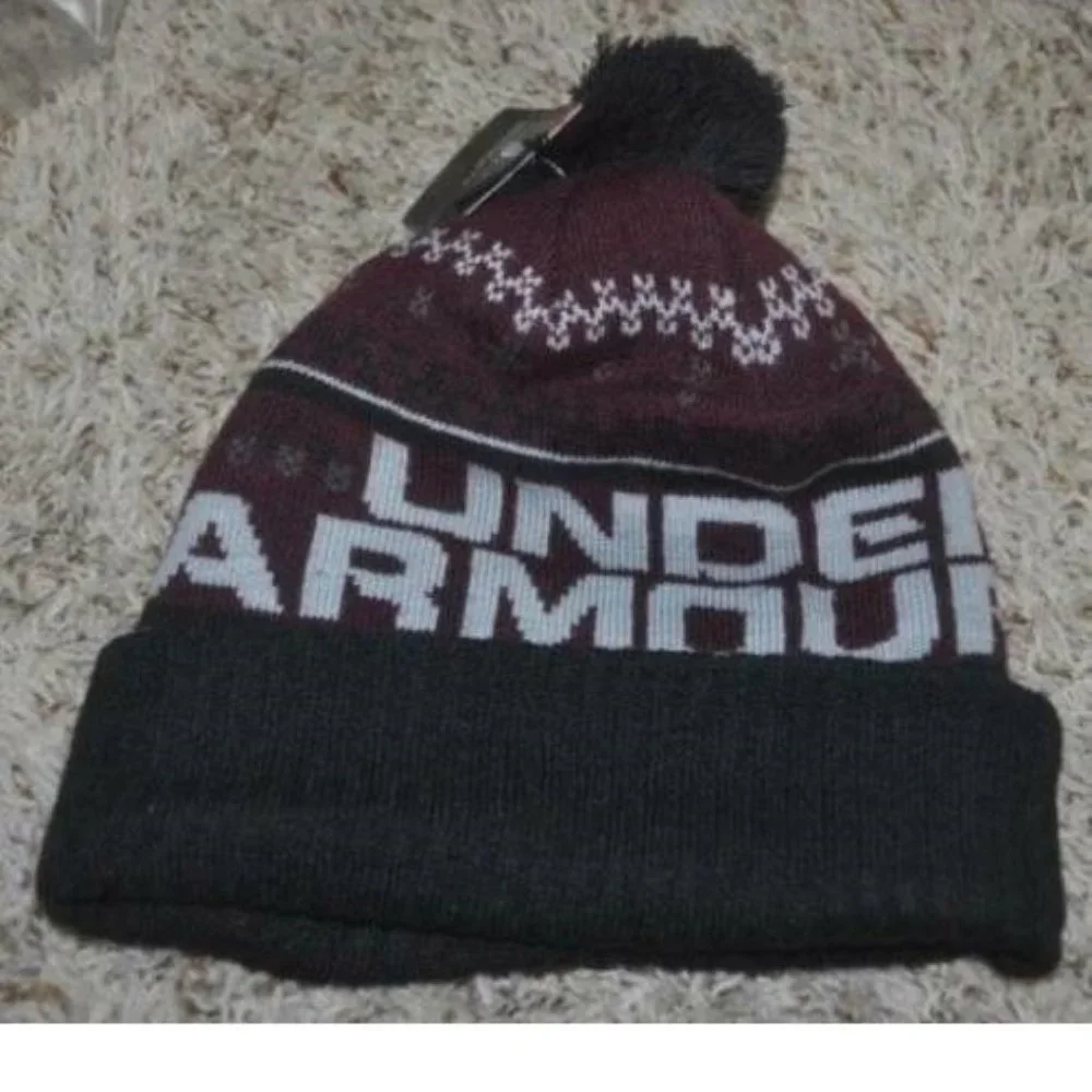 Under Armour Winter Hat Red Retro Pom Pom Beanie Cuffed Knit OS Teen Adult